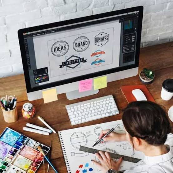 Ejemplo de proceso creativo para el diseño de un logotipo profesional