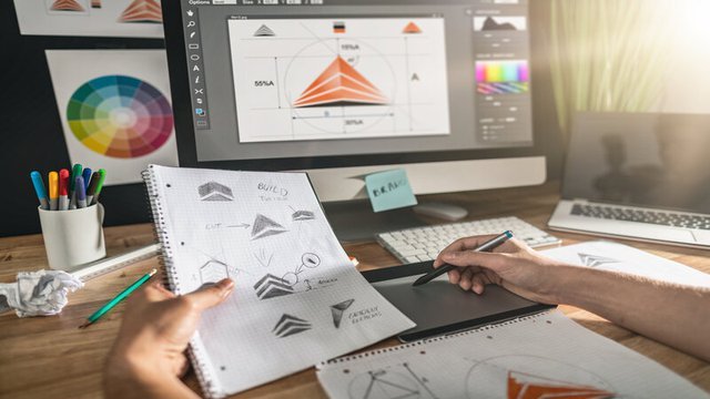 Ejemplo de aplicación de logotipo e identidad visual en distintos formatos
